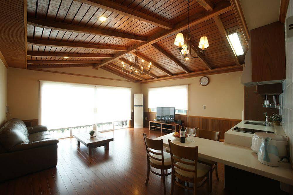 Uts Village Jeju Exterior photo
